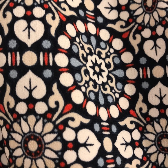 Max Studios - Sleeveless Dreas - Picture 3 of 6